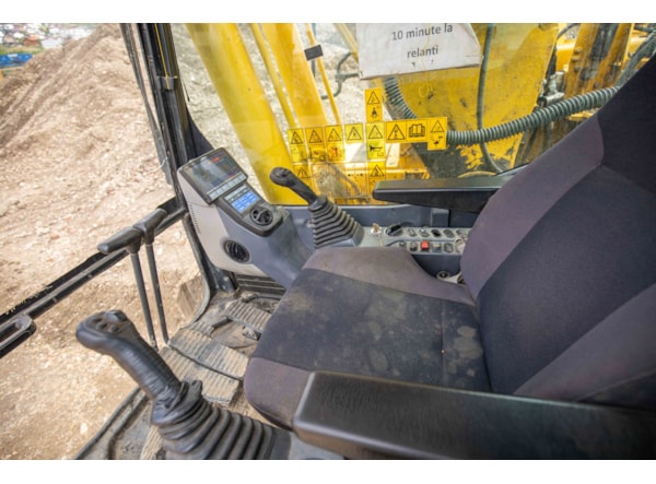 Excavator senile Komatsu PC 290LC-11 de vanzare